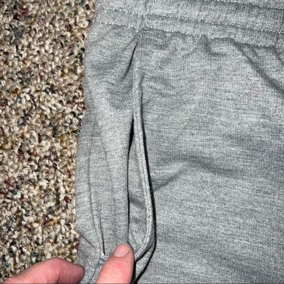 Silkworld Gray shorts with pockets size large - Picture 2 of 6